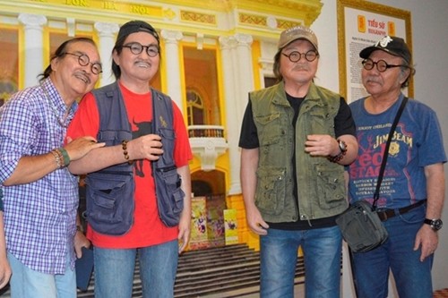 NSND Thế Anh, Lý Hùng thương tiếc Đoàn Dũng-một đồng nghiệp đáng kính NSND Thế Anh, Lý Hùng thương tiếc Đoàn Dũng-một đồng nghiệp đáng kính