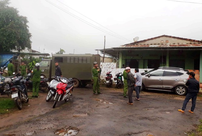 Thông tin sốc vụ 2 người đàn bà tra tấn giúp việc như thời trung cổ Cơ quan điều tra khám xét nhà bà Hà ngày hôm qua 29/7