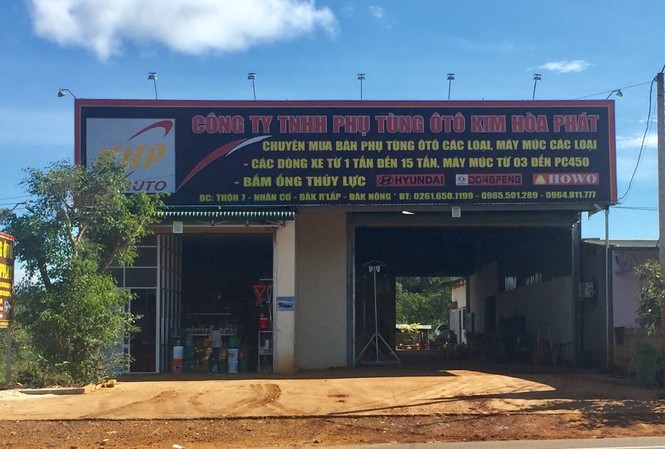 Chủ tịch xã bị kiểm điểm vì cha xây nhà trái phép Bố chủ tịch xã Nhân Cơ xây dựng nhà kho trái phép trên đất nông nghiệp. Ảnh Lữ Hồ.