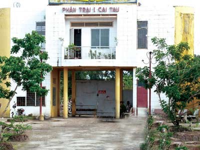 Nổ súng trấn áp hàng trăm phạm nhân gây rối Nổ súng trấn áp hàng trăm phạm nhân gây rối