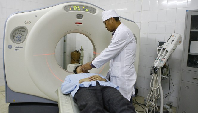 Thiết bị y tế: Ruột Tàu lại gắn mác Tây Đã đến lúc cần phải có những quy định quản lý chặt chẽ về trang thiết bị y tế. Ảnh: Hồng Vĩnh.
