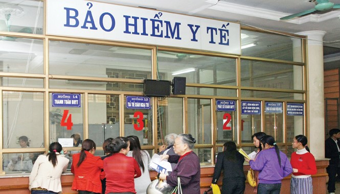 Mua BHYT theo hộ gia đình: Quy định đang làm khó dân? Một số quy định về mua BHYT theo hộ gia đình đang gây khó dễ cho người dân.