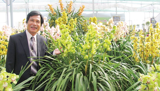 Hoa “độc” Đà Lạt cháy hàng Nghệ nhân Đoàn Văn Quỳnh trong vườn địa lan.