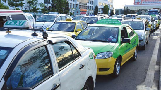 Cuối năm 'cháy' xe taxi về quê ăn Tết Ảnh minh họa.