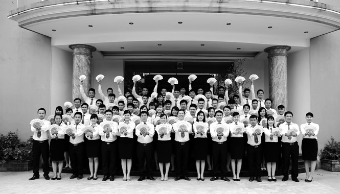 Năm 2014: Tâm Bình kinh doanh thành công CBCNV Công ty Dược phẩm Tâm Bình chúc mừng năm mới Ất Mùi 2015.