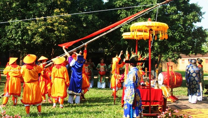 Lễ hạ nêu ở Huế Lễ hạ nêu ở Huế