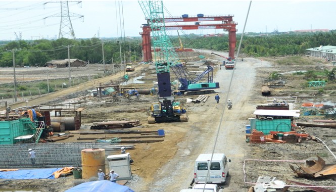 Cao tốc đắt nhất Việt Nam: Công khai thông tin Toàn cảnh công trường thi công gói thầu J2 công trình đường cao tốc Bến Lức – Long Thành.