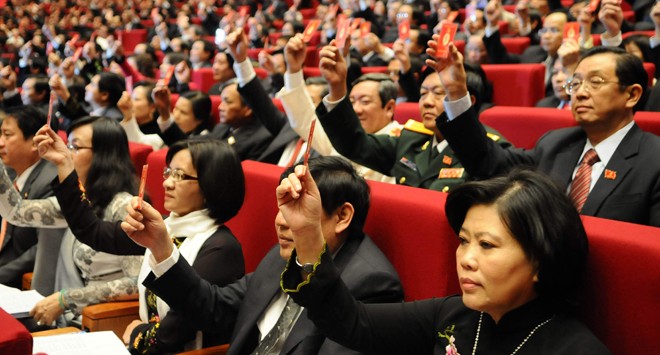 Chưa bao giờ tiêu chuẩn lãnh đạo rõ như lần này Các đại biểu tham dự Đại hội Đảng toàn quốc lần thứ XI. Ảnh: Hồng Vĩnh.