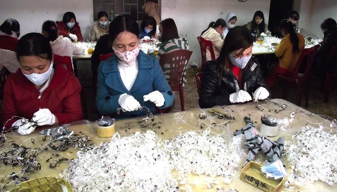 BHXH tự nguyện: Nên mở rộng quyền lợi cho người tham gia Người lao động mong muốn được hưởng chế độ như ốm đau, tai nạn lao động khi đóng bảo hiểm xã hội tự nguyện.