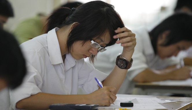 Tuyển sinh 2015: Sửa chữa sai sót hồ sơ đến 20/5 Tại kỳ thi tuyển sinh đại học 2014. Ảnh: Hồng Vĩnh.