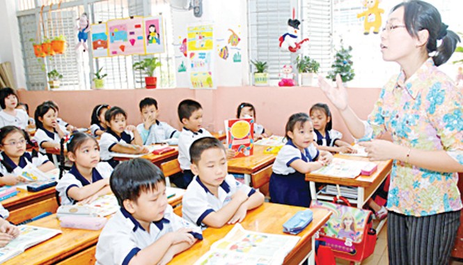 Sách giáo khoa tiếng Việt: Mạnh dạn thay đổi từ lớp 1 GS Nguyễn Minh Thuyết cho rằng, SGK Tiếng Việt tiểu học hiện nay yếu nhất là lớp 1. Ảnh: Hồng Vĩnh.