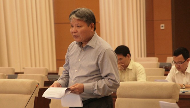 Trưng cầu ý dân, khi nào? Bộ trưởng Tư pháp Hà Hùng Cường phát biểu tại phiên họp.