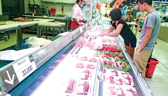 Thịt ngoại “chiếm” thị trường nội Thịt ngoại được nhiều người tiêu dùng nội lựa chọn. Ảnh: Như Ý.