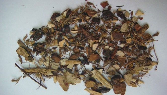 Cảnh báo ngộ độc từ thuốc đông y Thang thuốc gia truyền mà chị G. đã uống. Ảnh do bác sĩ cung cấp.