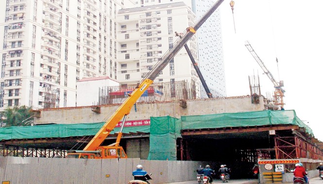 Cẩu thi công chưa có báo cáo kiểm định, chủ đầu tư vòng vo, né tránh Cẩu thi công chưa có báo cáo kiểm định, chủ đầu tư vòng vo, né tránh