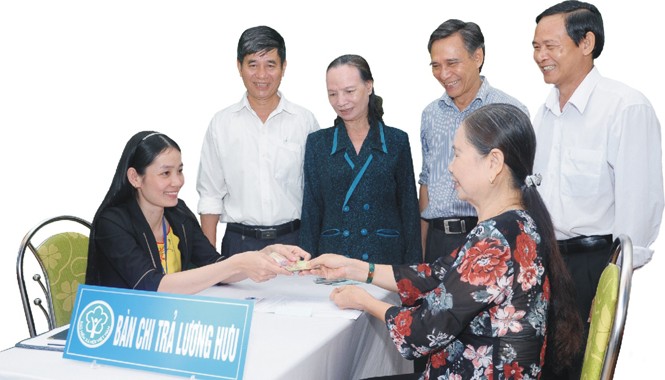 Luật BHXH sửa đổi: Vì con người, vì người lao động Luật BHXH sửa đổi bảo đảm nguyên tắc đóng-hưởng và hướng tới người lao động. Ảnh: Nguyễn Anh.