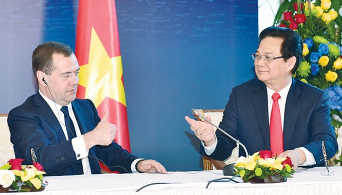 Chiều kích của một FTA Thủ tướng Nga và Thủ tướng Nguyễn Tấn Dũng tại lễ ký kết.