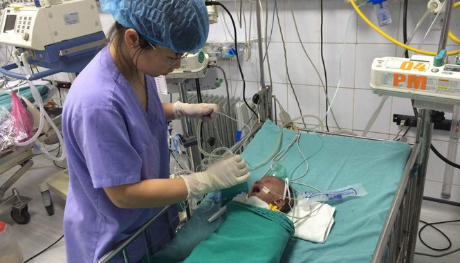 Trời lạnh giao mùa: Cẩn trọng bệnh hô hấp ở trẻ Thời tiết đang giao mùa, bệnh hô hấp và tiêu hóa sẽ gia tăng ở trẻ nhỏ.