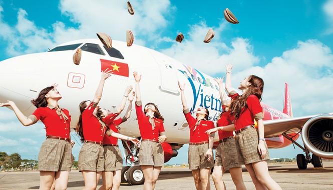 Hành trình bay trong bầu trời mở Chỉ sau 4 năm ra đời, việc đi lại bằng tàu bay Vietjet đã trở nên quen thuộc với hành khách.