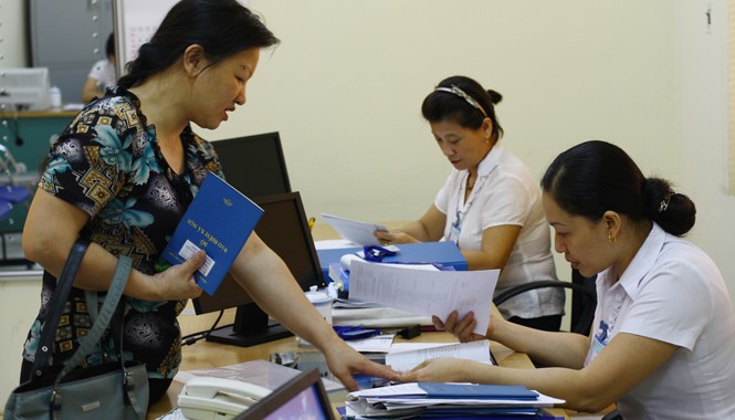 Ngành BHXH Việt Nam: Đẩy mạnh cải cách TTHC để giảm phiền hà Ngành BHXH Việt Nam đang đẩy mạnh cải cách TTHC.