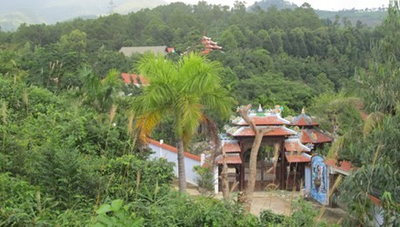 Lại lập đoàn kiểm tra biệt thự trái phép ở rừng Nam Hải Vân Toàn bộ biệt phủ “đại gia khai khoáng” Ngô Văn Quang. Ảnh: Nam Cường.