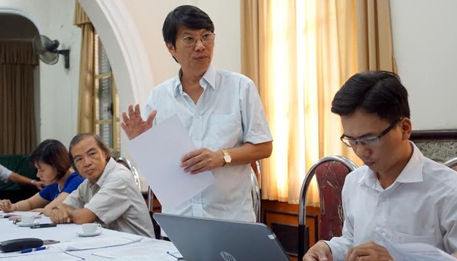 Hà Nội, mùa rút giải Chủ tịch Hội NSNA Việt Nam Vũ Quốc Khánh điều khiển cuộc họp giàu kịch tính cuối tháng 10. Ảnh: Lưu Quang Phổ.