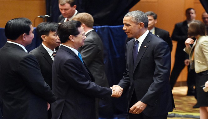 Quan ngại diễn biến phức tạp trên biển Đông Trong khuôn khổ ASEAN 27 và các hội nghị liên quan, ngày 21/11, Thủ tướng Nguyễn Tấn Dũng dự Hội nghị Cấp cao ASEAN - Mỹ lần thứ 3. Trong ảnh: Tổng thống Mỹ Barack Obama và Thủ tướng Nguyễn Tấn Dũng tại hội nghị. Ảnh: TTXVN.