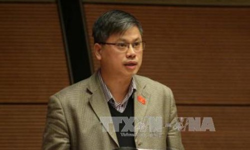 Dễ nảy sinh tiêu cực khi cán bộ tham gia lập hội Đại biểu Nguyễn Sỹ Cương phát biểu thảo luận về Luật về hội. Ảnh: TTXVN