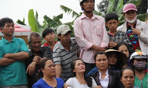 Bi kịch nhỏ Nỗi đau tột cùng của thân nhân 9 em học sinh xấu số.