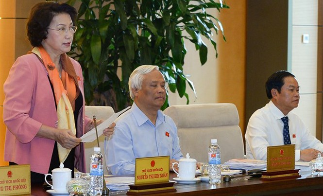 Rút ngắn thời gian giữa Đại hội Đảng và Quốc hội Chủ tịch Quốc hội đề nghị nghiên cứu hoàn thiện nghi thức tuyên thệ. Ảnh: QH.