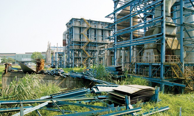 Tisco: Sẽ phá sản nếu dừng đầu tư tiếp “Đắp chiếu” hơn 4 năm nay, hầu hết máy móc, thiết bị cho Dự án mở rộng nhà máy gang thép Thái Nguyên giai đoạn 2 đã hoen gỉ. Ảnh: Phạm Thanh.