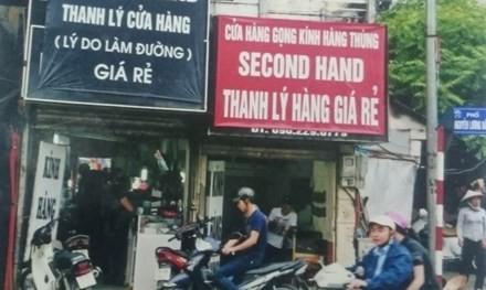 Công an Đống Đa lên tiếng vụ trả “nhầm” tiền bồi thường hy hữu Bàn giao nhà số 6 Nguyễn Lương Bằng phục vụ dự án đường Vành đai I (Ô Chợ Dừa - Hoàng Cầu) Hà Nội từ năm 2014; đường mới đã được đưa vào sử dụng hơn một năm, nhưng gia đình bà Nguyễn Thị Tân vẫn chưa nhận đủ tiền đền bù. Ảnh: Hiện trạng nhà số 6 Nguyễn Lư