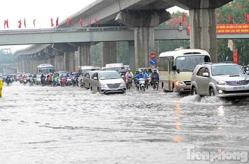 Hà Nội phố biến thành sông: Quy hoạch đô thị có vấn đề Hà Nội phố biến thành sông: Quy hoạch đô thị có vấn đề