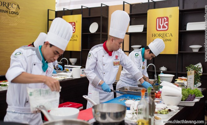 Khẳng định đẳng cấp và tính chuyên nghiệp Cuộc thi Chiếc Thìa Vàng luôn thu hút sự quan tâm và tham của các đầu bếp chuyên nghiệp trong cả nước.