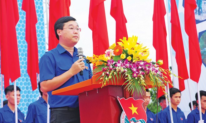 Ra quân Chiến dịch Thanh niên tình nguyện Hè 2016 Ra quân Chiến dịch Thanh niên tình nguyện Hè 2016