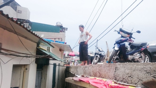 Nhà dân thành “hầm” sắp được giải cứu Người dân dọc đường Ô Đống Mác - Nguyễn Khoái sắp được “giải cứu”.