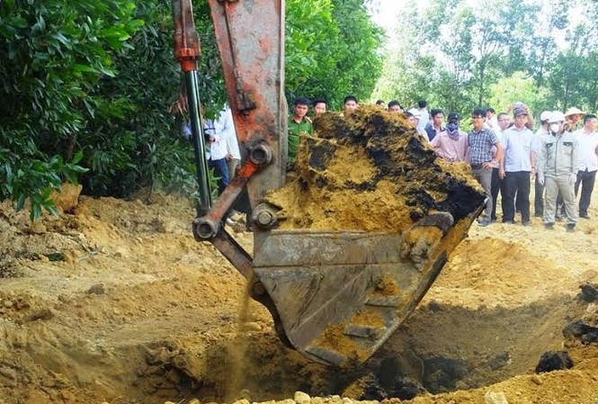 Vụ chôn chất thải Formosa: Phát hiện thêm 2 điểm chôn lấp Vụ chôn chất thải Formosa: Phát hiện thêm 2 điểm chôn lấp