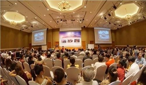 Thêm hai công ty đa cấp bị xử phạt Một buổi hội thảo bán hàng đa cấp của Japan Life.(Ảnh: Japan Life)