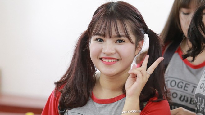 Hai thủ khoa ước mơ làm công an Vi Phương Thảo, nữ sinh đạt 31,25 điểm khối C (tính cả điểm ưu tiên).