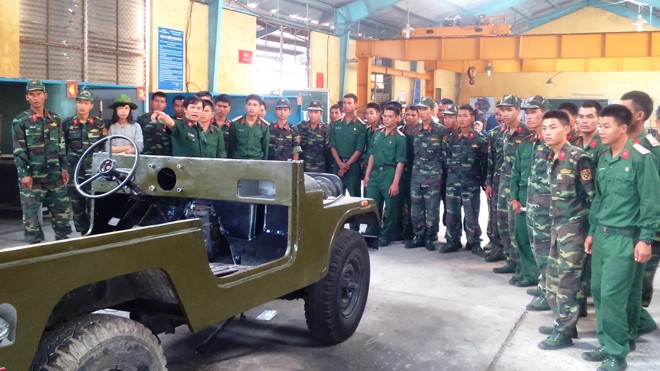 Hướng nghiệp, đào tạo nghề cho bộ đội xuất ngũ: Chưa thực sự hiệu quả Dạy lái xe cho bộ đội xuất ngũ tại Trường Cao đẳng nghề số 5 thuộc Quân khu 5.