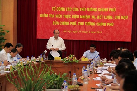 Các bộ vênh nhau, địa phương mỏi mắt chờ Bộ trưởng, Chủ nhiệm Văn phòng Chính phủ Mai Tiến Dũng phát biểu tại buổi làm việc. Ảnh: Trường Phong