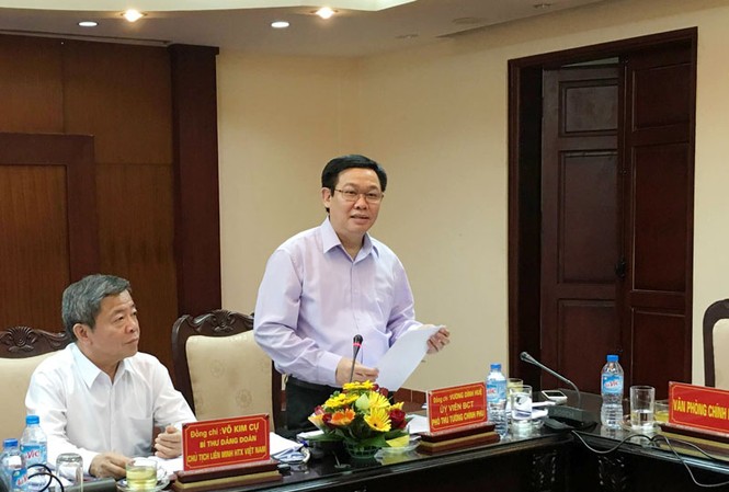 Liên minh hợp tác xã Việt Nam: Cán bộ đông, hoạt động èo uột Phó Thủ tướng Vương Đình Huệ tại buổi làm việc tại Liên minh Hợp tác xã Việt Nam sáng 29/8. Ảnh: Dân Trí
