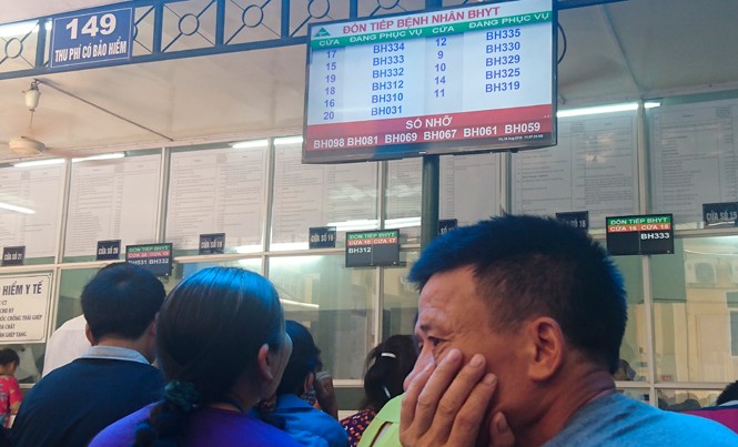 Mất quyền lợi BHYT do lỗi tuyên truyền: Đá bóng trách nhiệm cho nhau Người dân mất quyền lợi bảo hiểm y tế là do lỗi tuyên truyền? Ảnh: Như Ý.