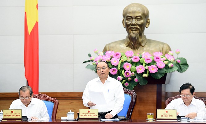 Thủ tướng: “Người dân nói chúng ta sử dụng còn lãng phí” Thủ tướng chủ trì Hội nghị trực tuyến về Cải cách thủ tục hành chính. Ảnh: Luân Dũng.