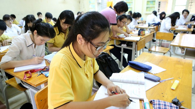 Phương án thi THPT quốc gia: Càng khiến học sinh học lệch Nhiều giáo viên đề nghị Bộ hãy lắng nghe ý kiến của họ trước khi quyết định phương án thi chính thức. Ảnh: Như Ý.