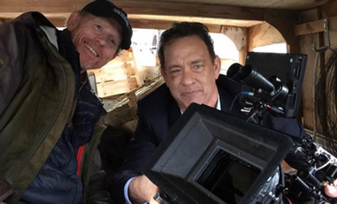 Áp lực, thú vị như làm “Hỏa ngục” Đạo diễn Ron Howard và Tom Hanks tại phim trường “Hoả ngục”.