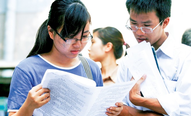 Phương án thi THPT quốc gia 2016-2017: Khách quan, giảm áp lực? Với phương án thi tốt nghiệp THPT quốc gia năm 2016-2017, Bộ GD&ĐT cho rằng sẽ nhẹ nhàng, khách quan hơn. Ảnh: Hồng Vĩnh.