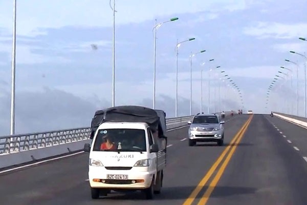 Tháng sau, các dự án BOT phải giảm phí Dự án BOTcầu Cổ Chiên. Ảnh: Giao thông