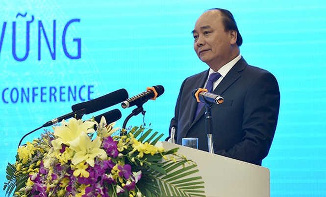 Thủ tướng dự hội nghị xúc tiến đầu tư tỉnh Hòa Bình Thủ tướng Nguyễn Xuân Phúc phát biểu tại hội nghị.