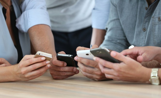 52% người sống dựa vào công nghệ mạng 52% người sống dựa vào công nghệ mạng